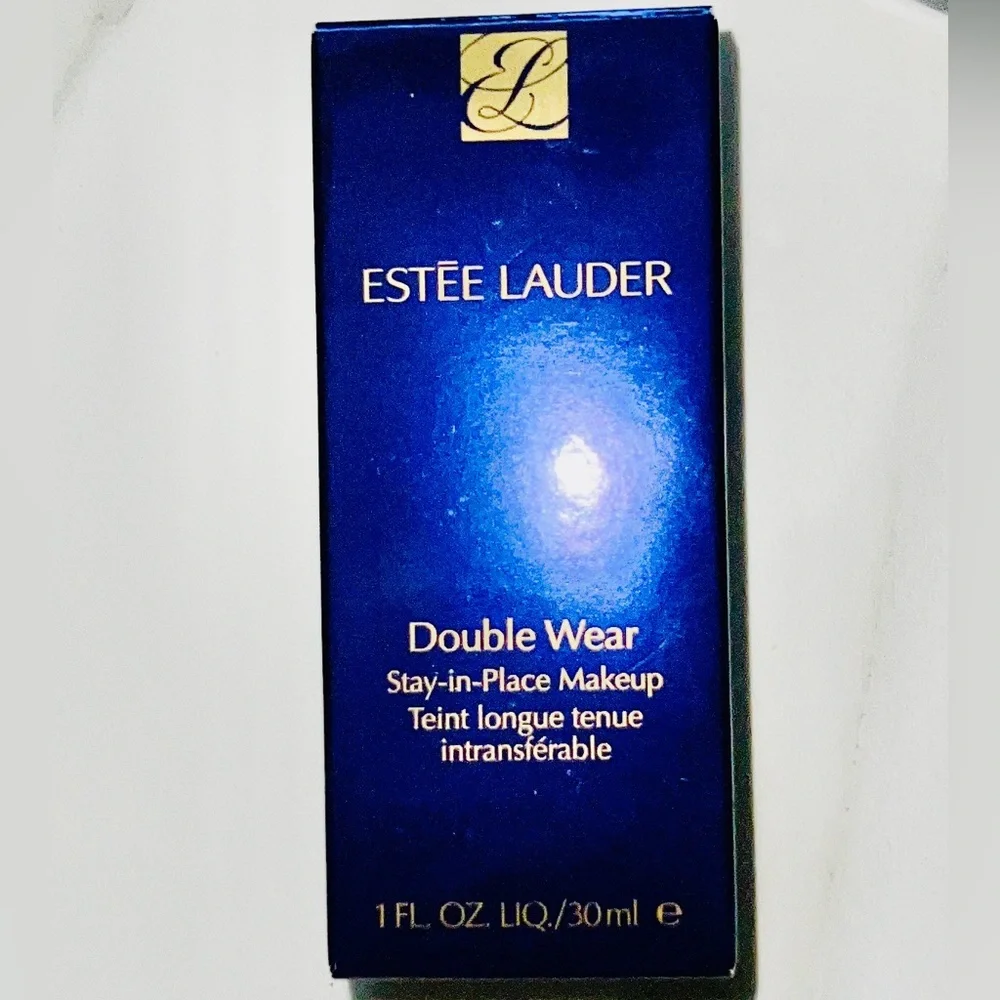Estee Lauder Double Wear Stay-in-place makeup 7N1 deep amber